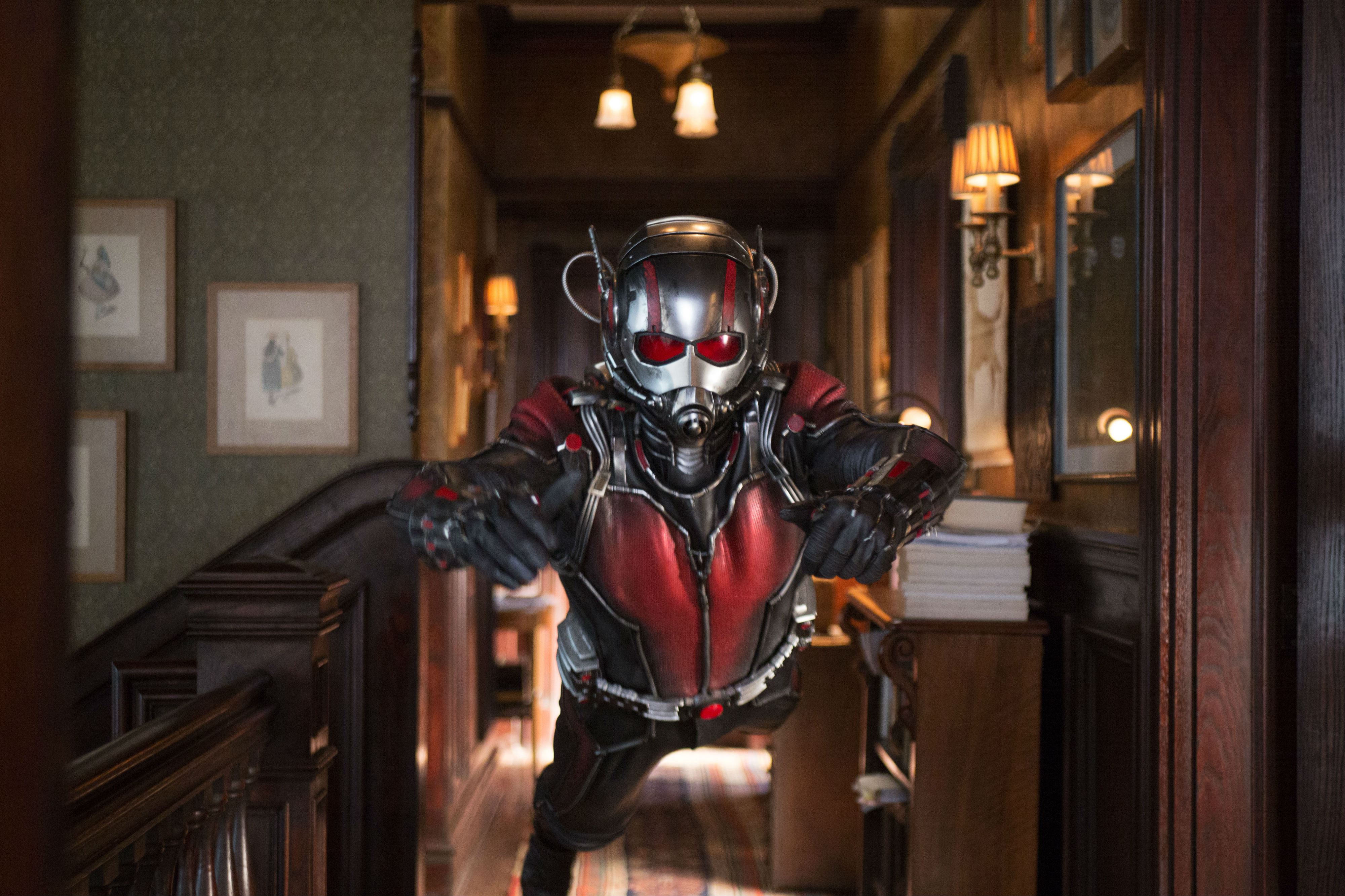 Ant-Man: due nuove clip rivelano una scena tagliata e gli errori sul set