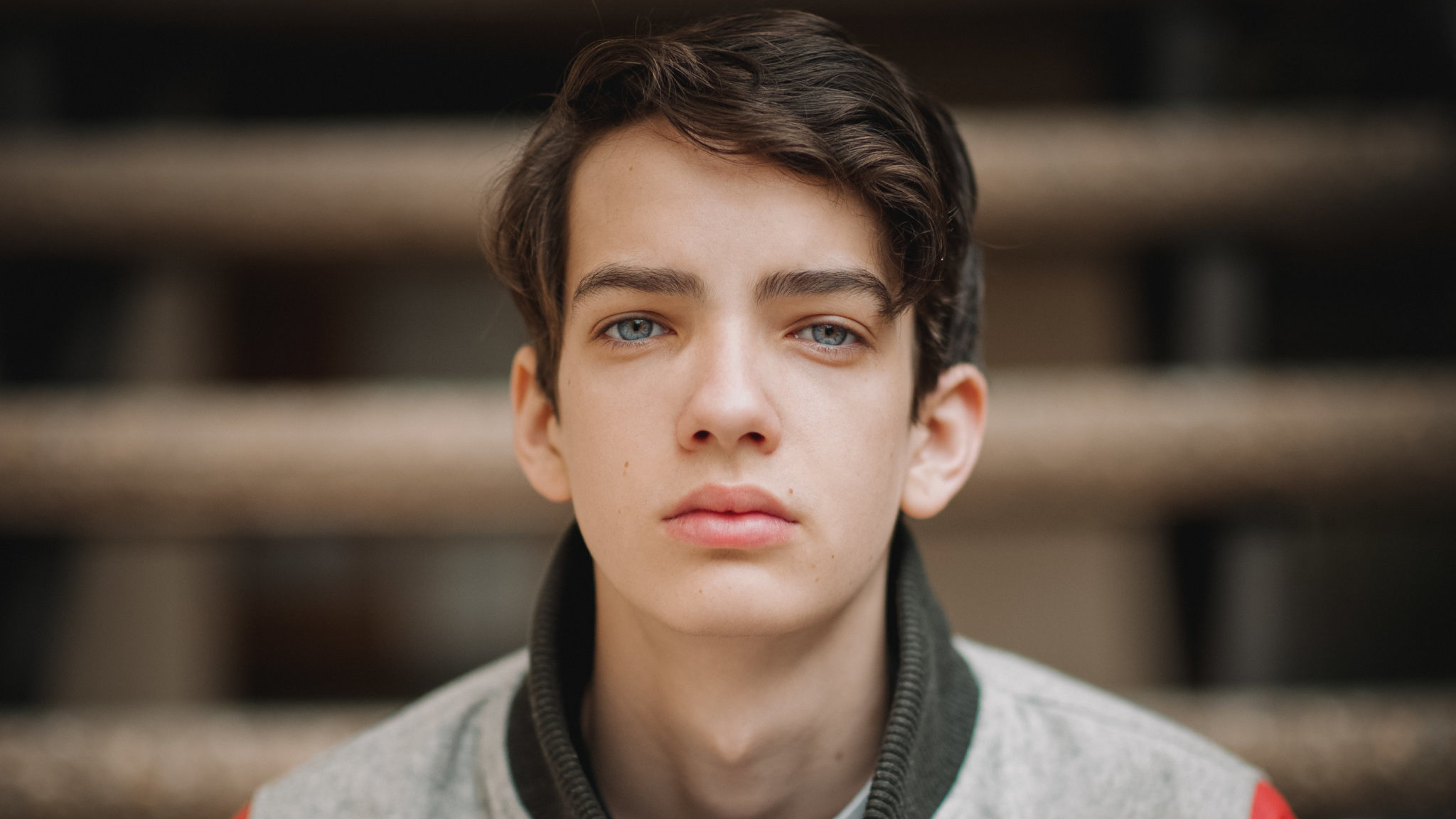 Kodi Smit-McPhee protagonista del survival The Solutrean