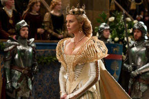 Charlize Theron in Biancaneve e il cacciatore 3