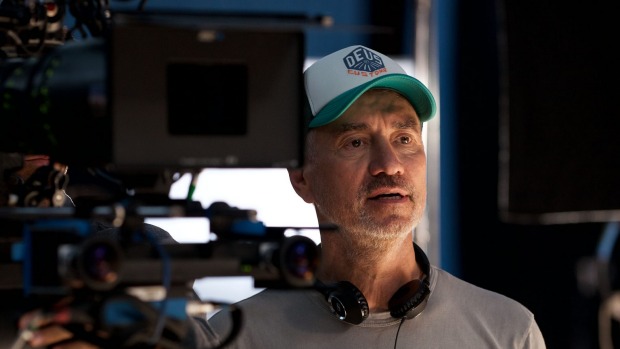 Roland Emmerich prepara il disaster movie lunare Moonfall roland emmerich set
