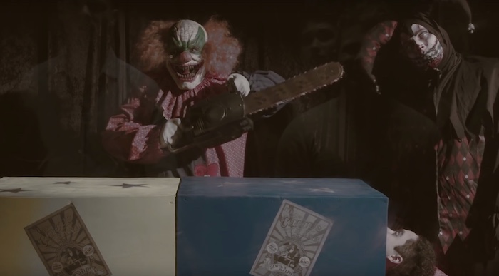 Jonathan Lipnicki nelle grinfie di un clown sanguinario nel trailer di Circus Kane