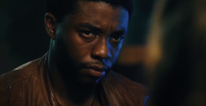 Chadwick Boseman cerca vendetta nei bassifondi nel trailer di Message from the King