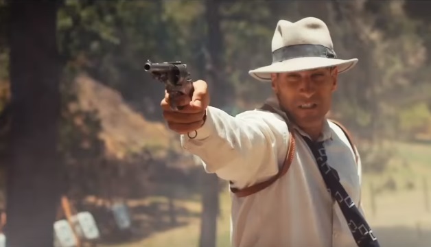 Scott Adkins picchia forte e spara nel full trailer di Savage Dog