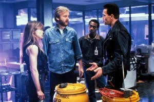 terminator-2-james-cameron-arnold-schwarzenegger-linda