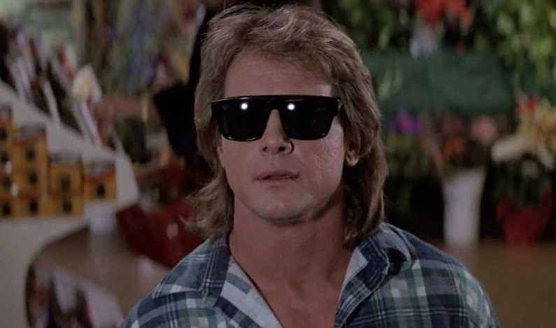 Gli occhiali da sole di Essi Vivono di John Carpenter diventano realtà (e funzionano!)