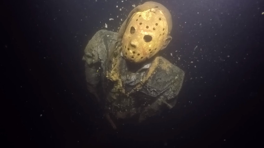 jason voorhees lago minnesota statua