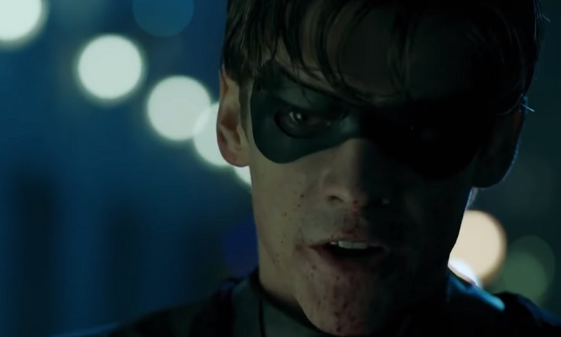 Robin è spietato e sboccato nel trailer della serie Titans