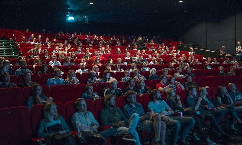 sala cinematografica spettatori