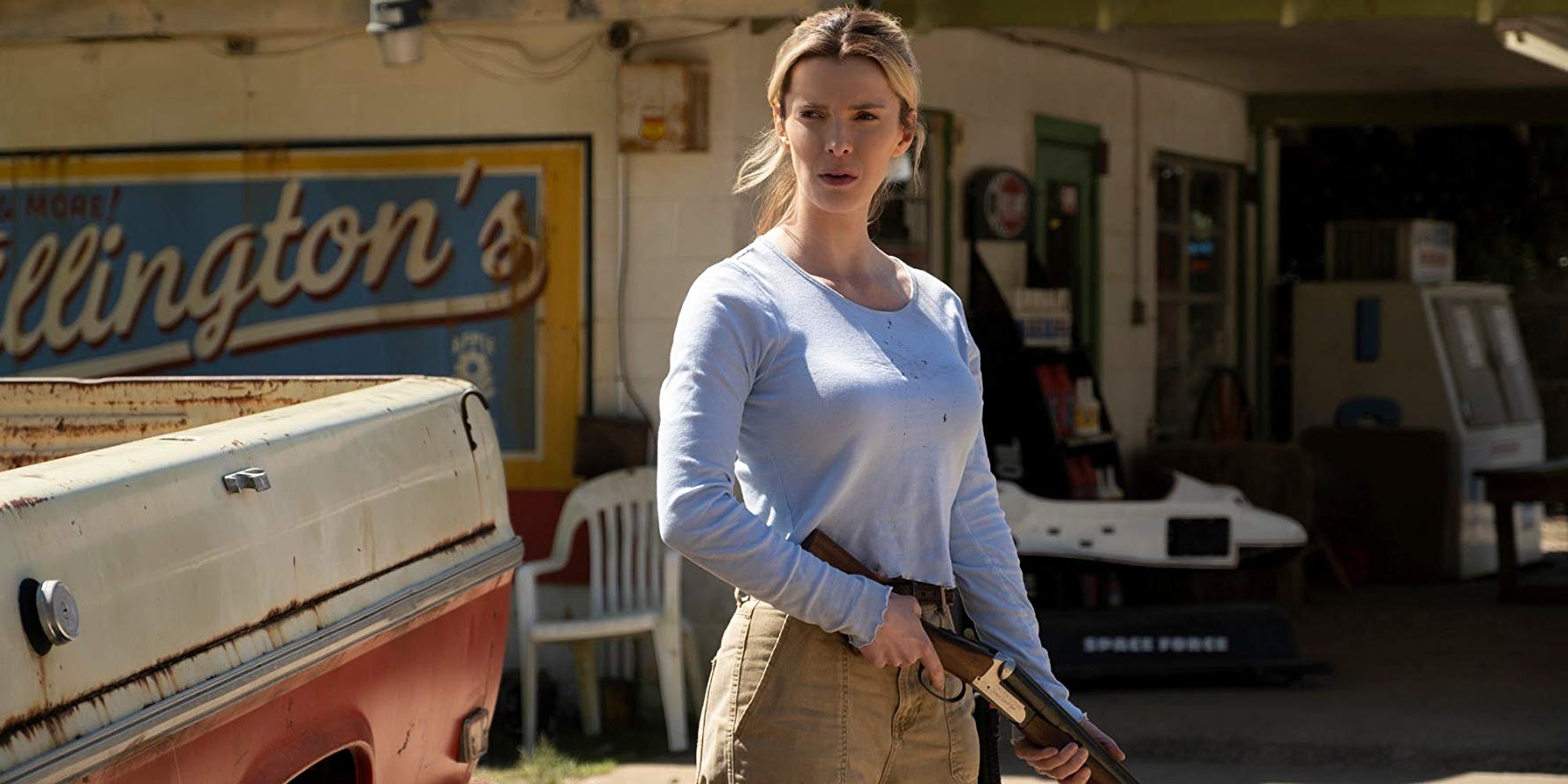 Betty Gilpin in The Hunt film 2019