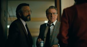 Robert De Niro e Marc Maron in Joker (2019)