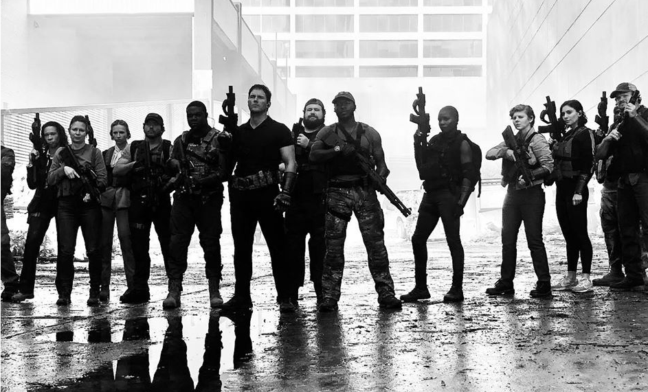 The Tomorrow War: Chris Pratt soldato contro gli alieni nella prima immagine; la trama the tomorrow war film 2020