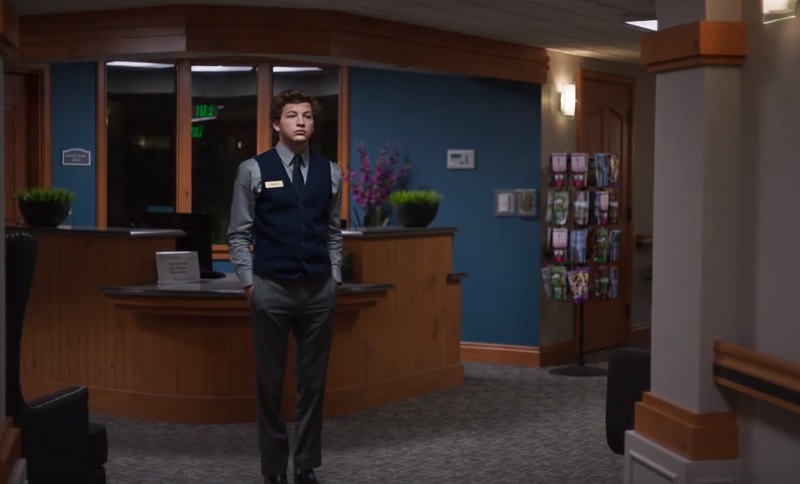 Trailer per The Night Clerk: Tye Sheridan spia Ana de Armas prima del suo omicidio