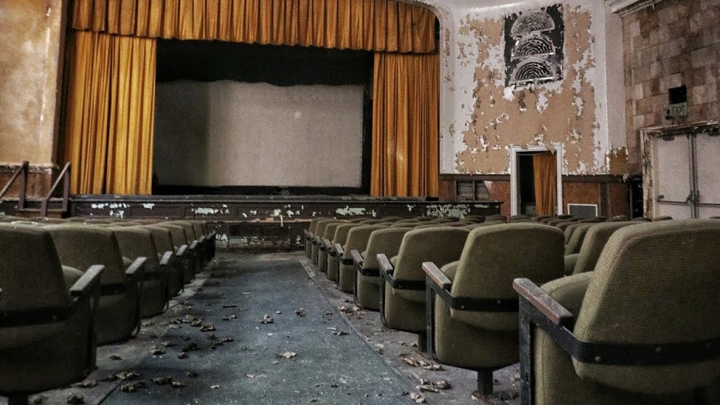 cinema chiuso cinema chiuso