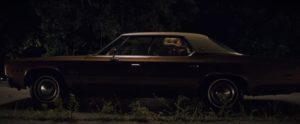 Jake Weary e Maika Monroe in It Follows (2014)