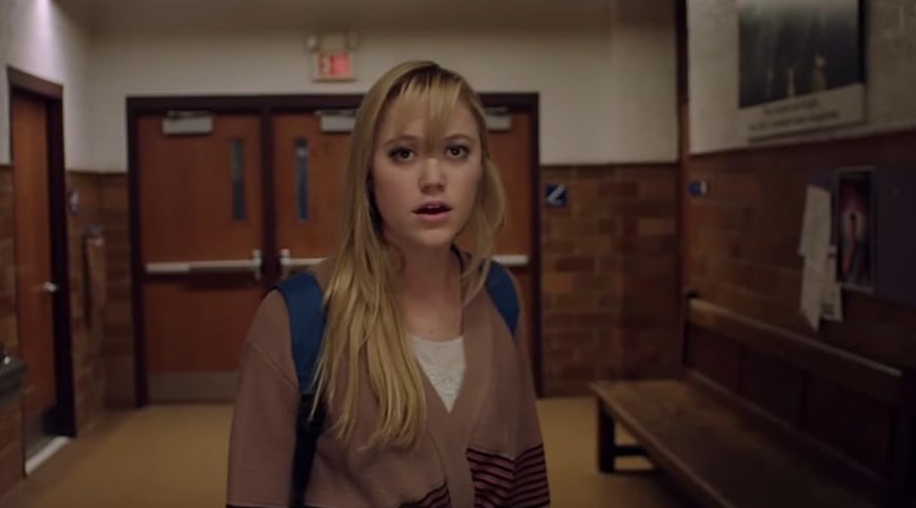 Maika Monroe in It Follows (2014) Maika Monroe in It Follows (2014)