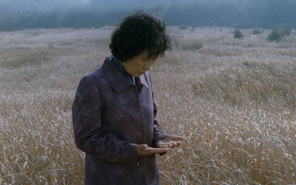 Trailer per Madre: il thriller del 2009 di Bong Joon-ho finalmente nei cinema italiani Madre film Bong Joon-ho