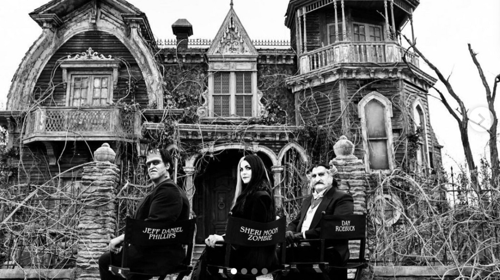 I Mostri (The Munsters): prima immagine coi 3 protagonisti del film di Rob Zombie the munsters - i mostri rob zombie film set