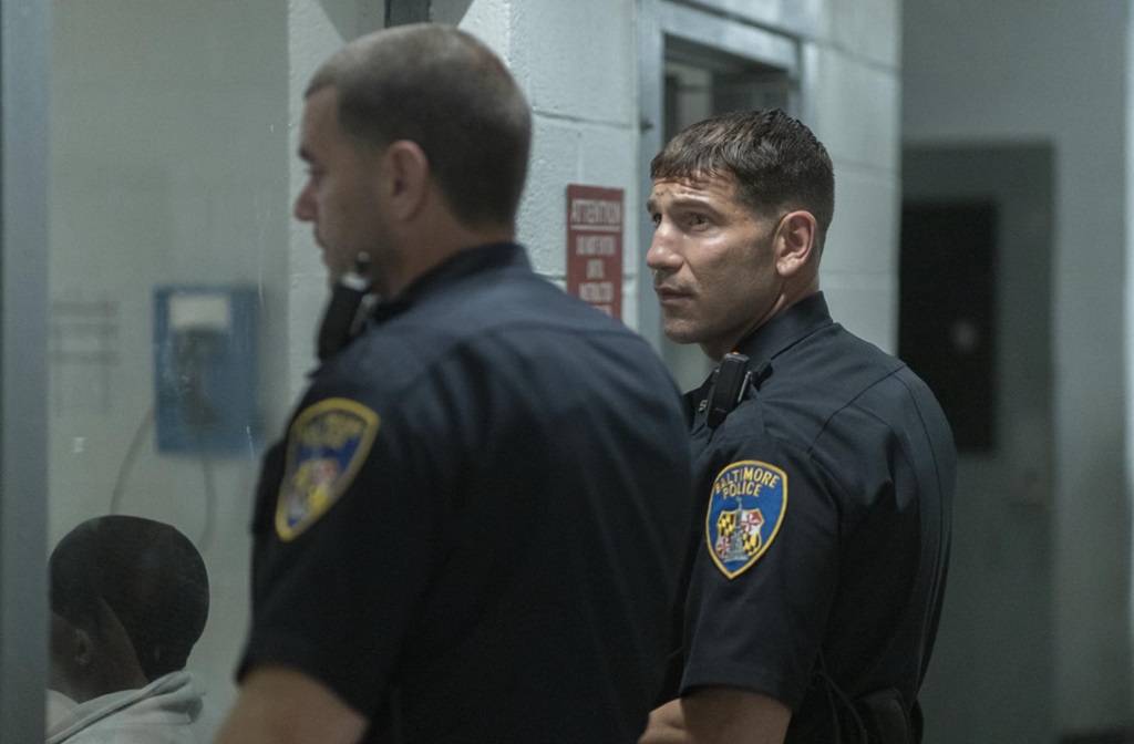 Jon Bernthal e David Hammond in We Own This City (2022) Jon Bernthal e David Hammond in We Own This City (2022)