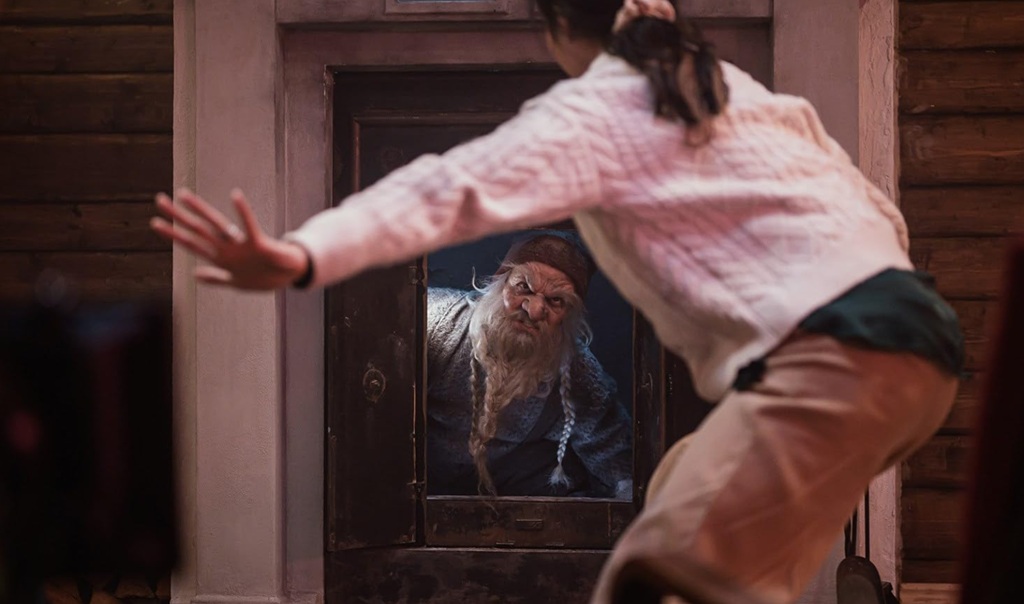 Non fate infuriare l'elfo (2023) film horror