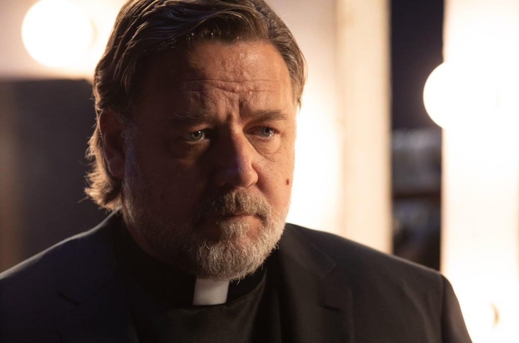 Russell Crowe in L’esorcismo – Ultimo atto (2024)