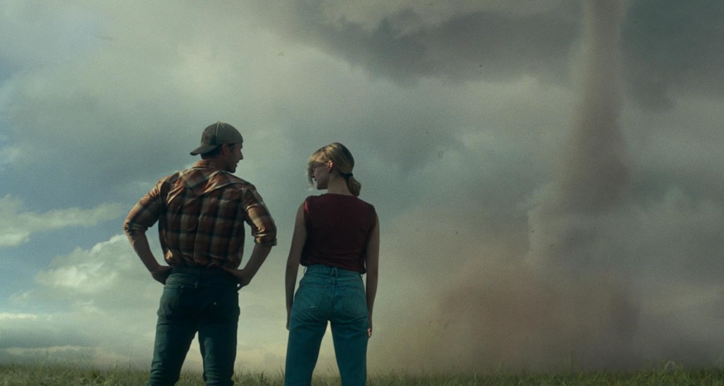 Glen Powell e Daisy Edgar-Jones in Twisters (2024) Glen Powell e Daisy Edgar-Jones in Twisters (2024)