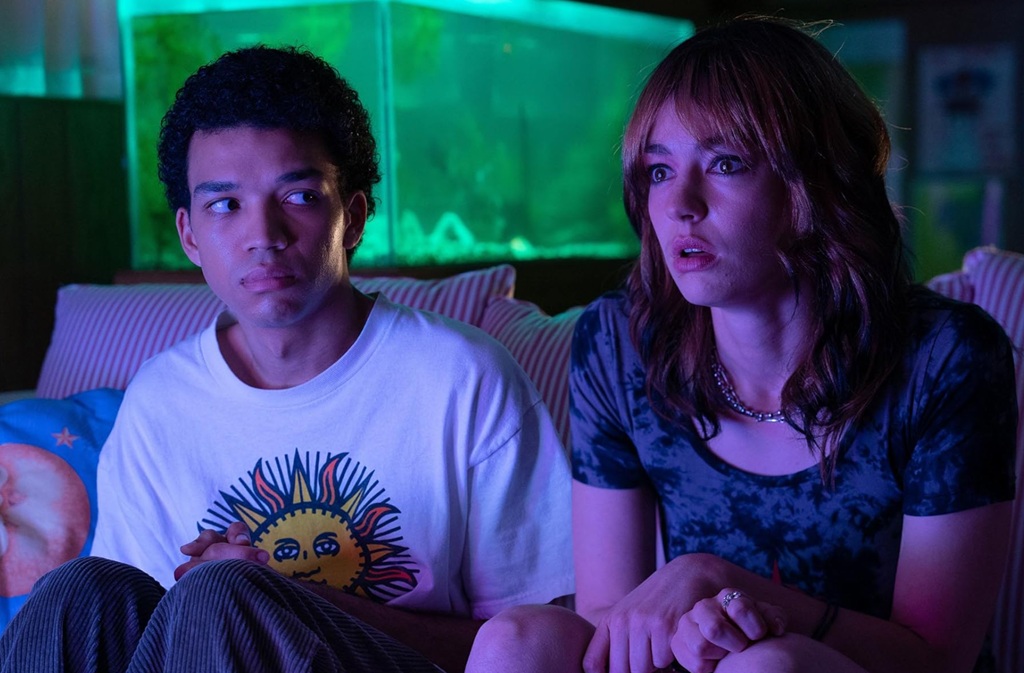 Brigette Lundy-Paine e Justice Smith in Ho visto la TV brillare (2024)