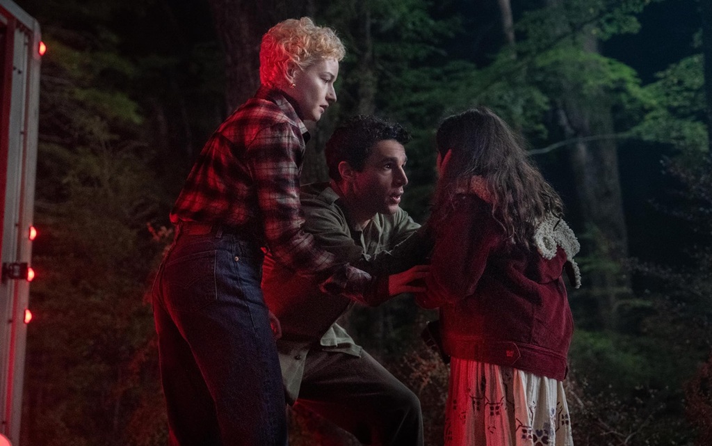 Julia Garner e Christopher Abbott in Wolfman (2025) horror Julia Garner e Christopher Abbott in Wolfman (2025) horror