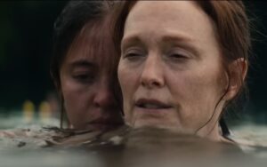Echo Valley: la recensione del film a tinte noir con Moore e Sweeney