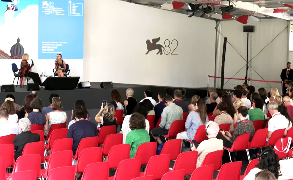 kim novak venezia 2025 sala vuota