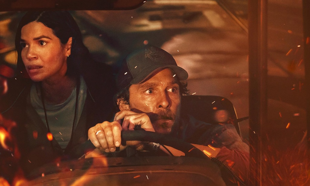 Matthew McConaughey e America Ferrera in The Lost Bus (2025)