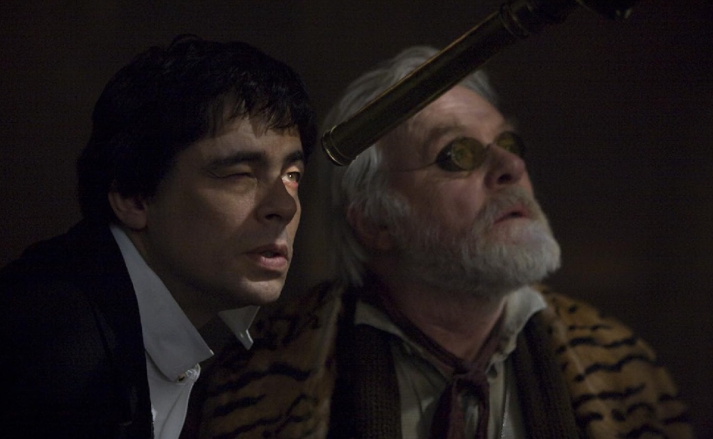 del toro e hopkins in wolfman 2010