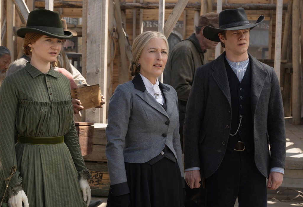 Gillian Anderson in The Abandons (2025)