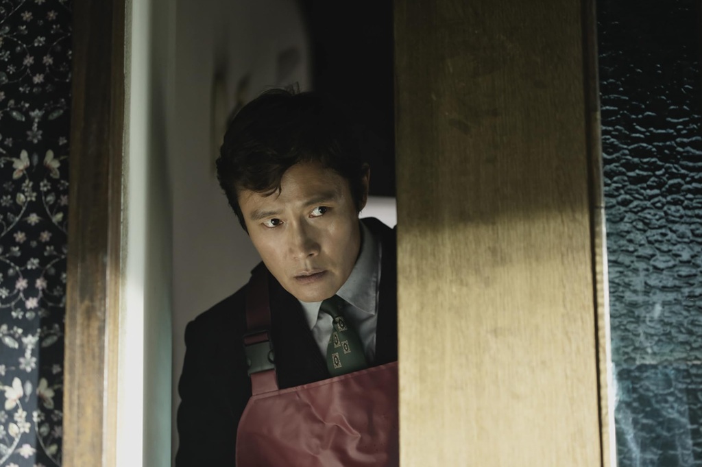 Lee Byung-hun in No Other Choice Non c'è altra scelta (2025)