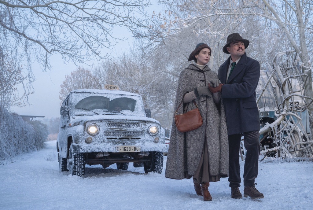 what happens at night film dicaprio