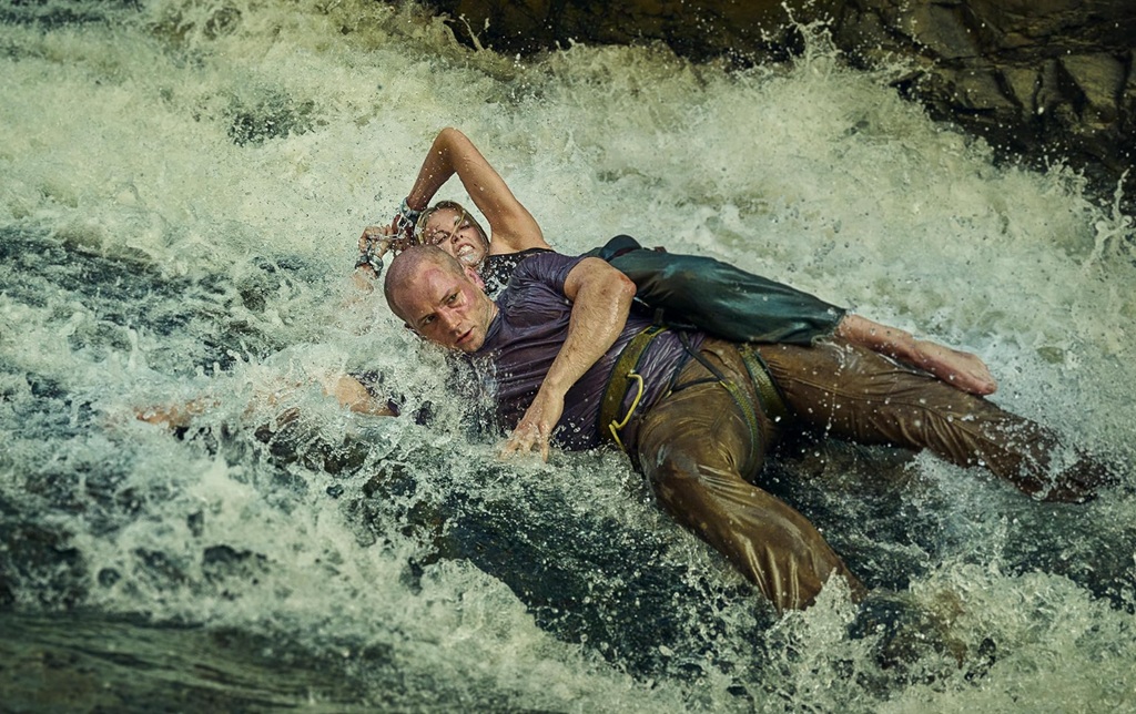 Charlize Theron e Taron Egerton in Apex (2026)