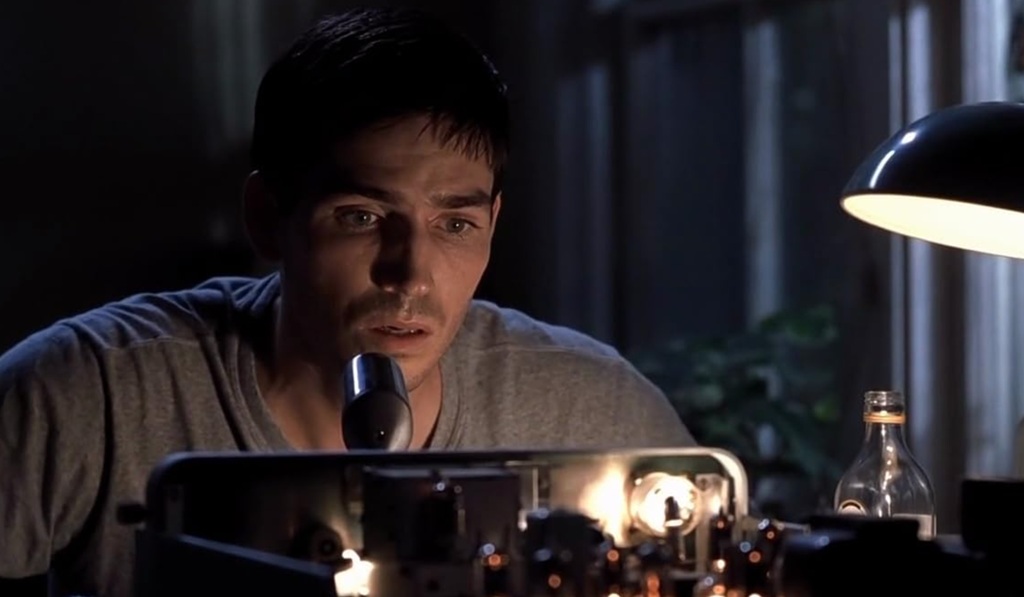 Jim Caviezel in Frequency Il futuro è in ascolto (2000)