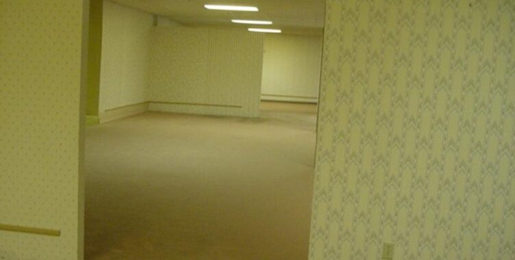 Liminal spaces: perché gli spazi vuoti ci fanno paura nel cinema horror