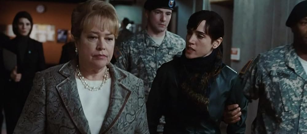 Kathy Bates in Ultimatum alla Terra