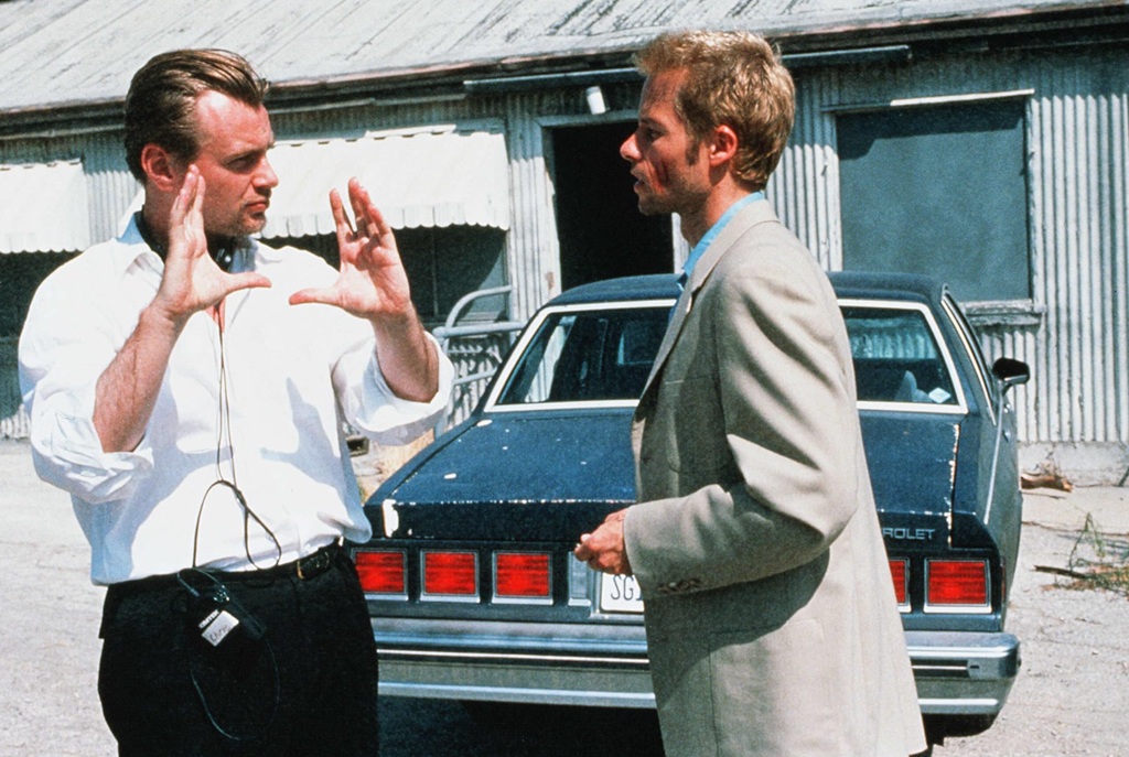 Guy Pearce e Christopher Nolan in Memento (2000) Guy Pearce e Christopher Nolan in Memento (2000)