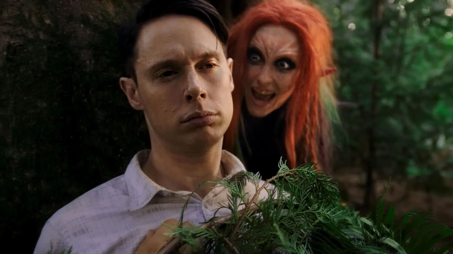 Una scena di Dirk Gently