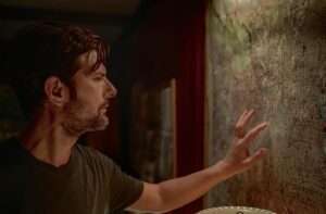 adam scott film l'uomo dei sussurri netflix 2026