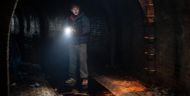 Resident Evil, recensione: Zach Cregger trasforma l’horror in un parco divertimenti