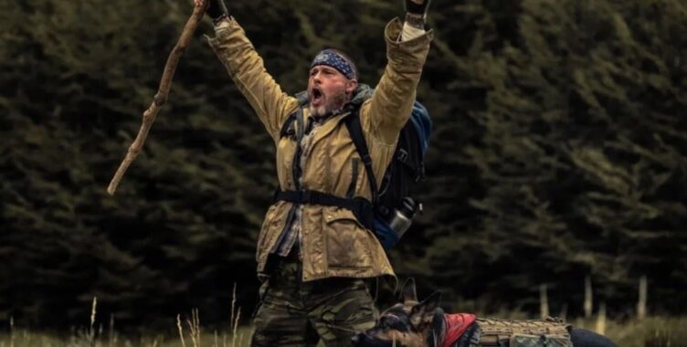 Heart of the Beast, recensione: Brad Pitt lotta per sopravvivere in Alaska, ma è il suo cane a salvare il film