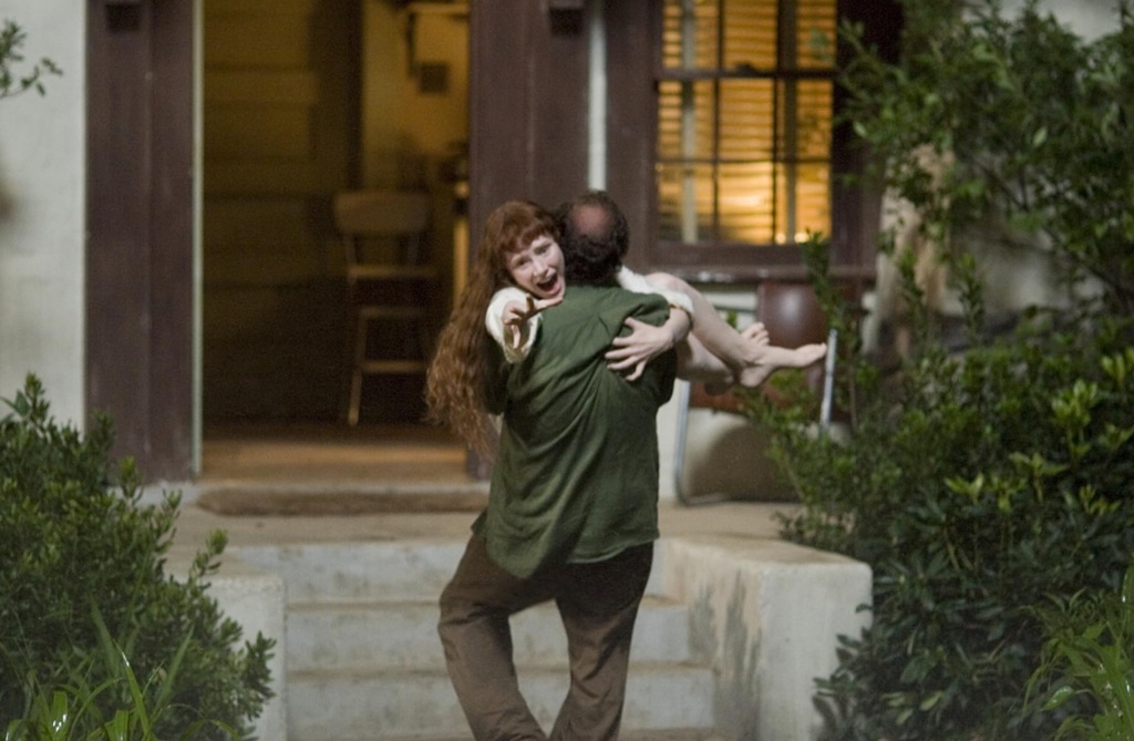 Paul Giamatti e Bryce Dallas Howard in Lady in the Water (2006)