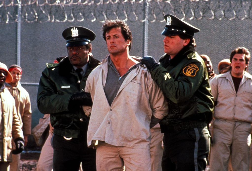 Sylvester Stallone in Sorvegliato speciale (1989) prigione Sylvester Stallone in Sorvegliato speciale (1989) prigione