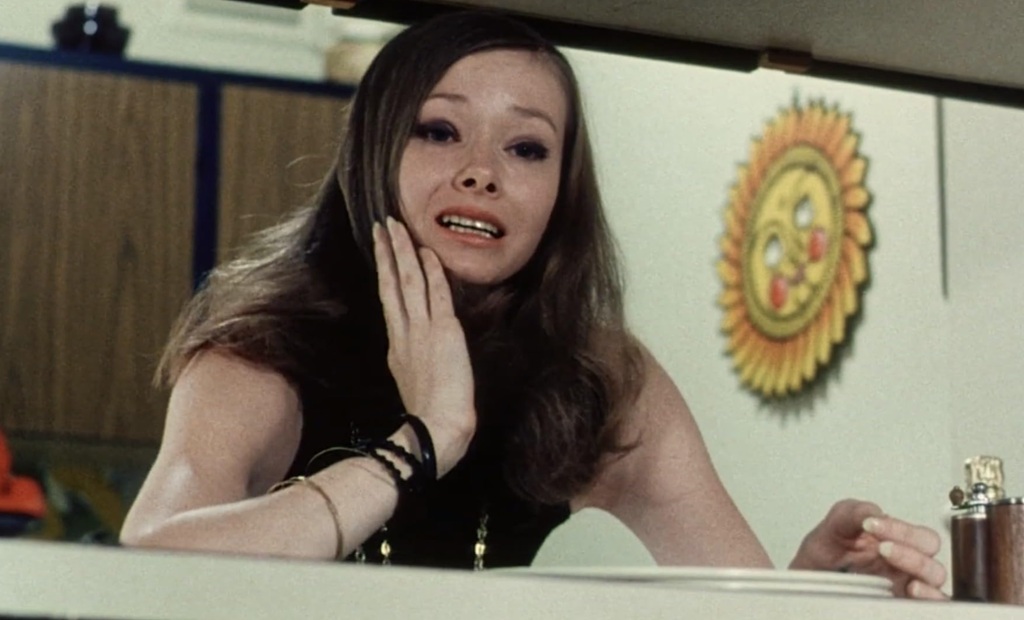 Lynn Lowry in Il demone sotto la pelle (1975)