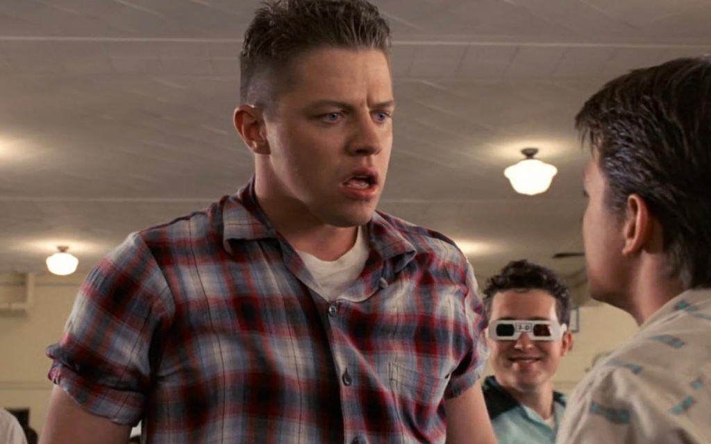 Michael J. Fox e Tom Wilson in Ritorno al futuro (1985) Michael J. Fox e Tom Wilson in Ritorno al futuro (1985)